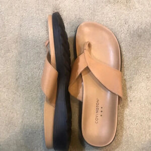 Covington Tan Leather Upper Thong Sandals with 2 inch heel w/Footbed-Size 10M